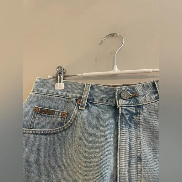 Vintage Calvin Klein Cut Off Denim Shorts Medium Wash - Picture 2 of 6